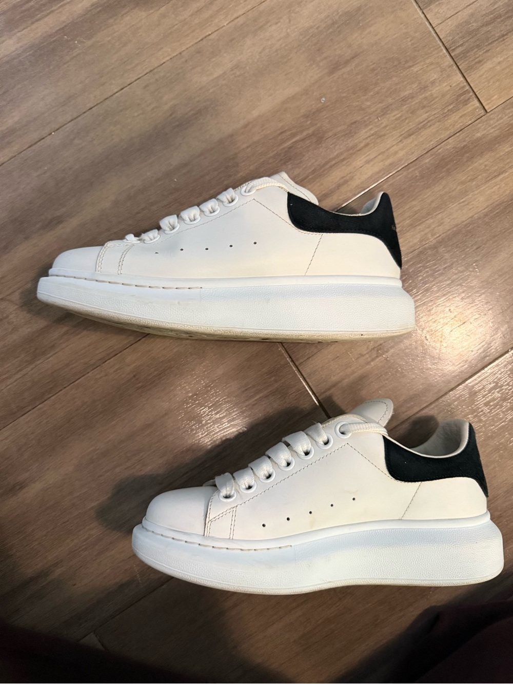 Alexander McQueen Women's Oversized Sneaker in White/Black